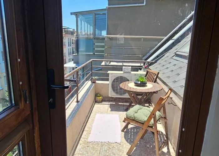 уютно студио до центъра на 公寓 *